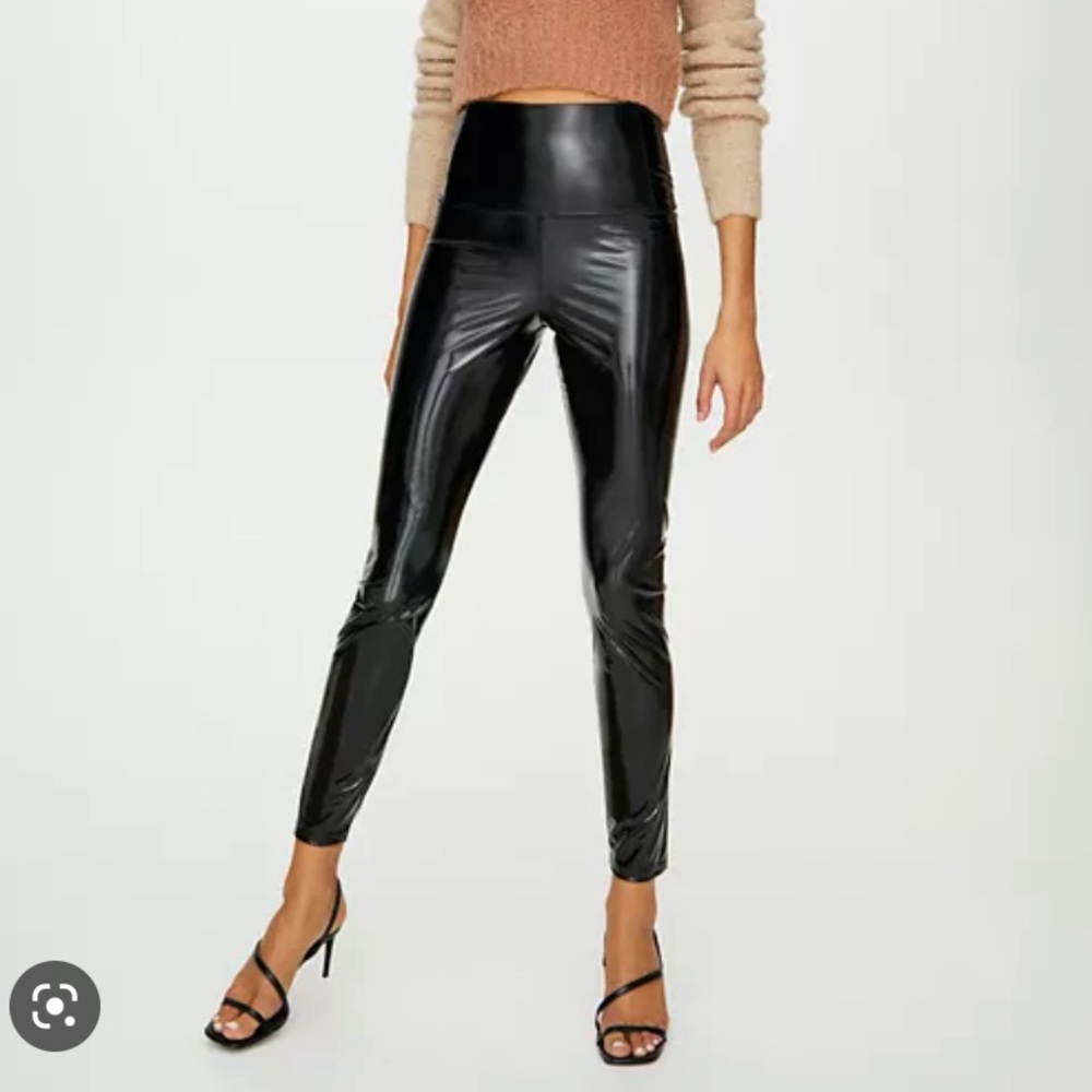 Aritzia Daria vegan leather ankle pant